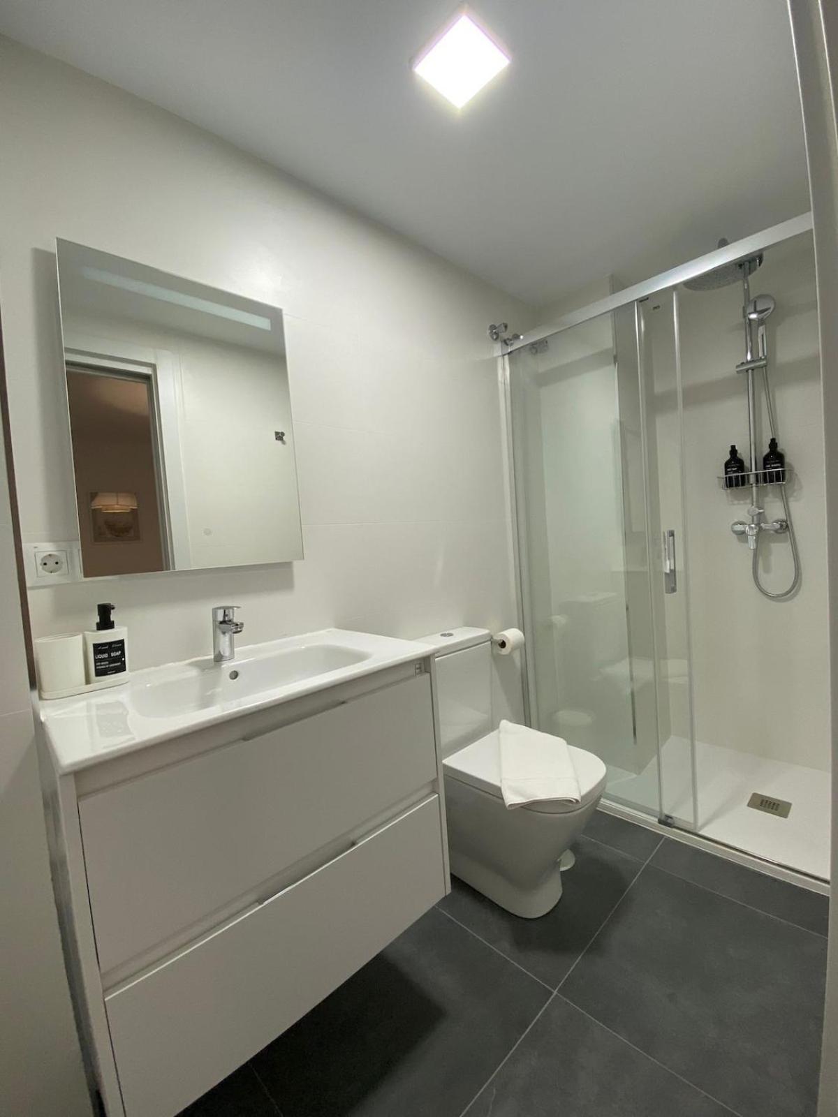 Apartamento Centrico En Malaga Junto Al Puerto Bagian luar foto