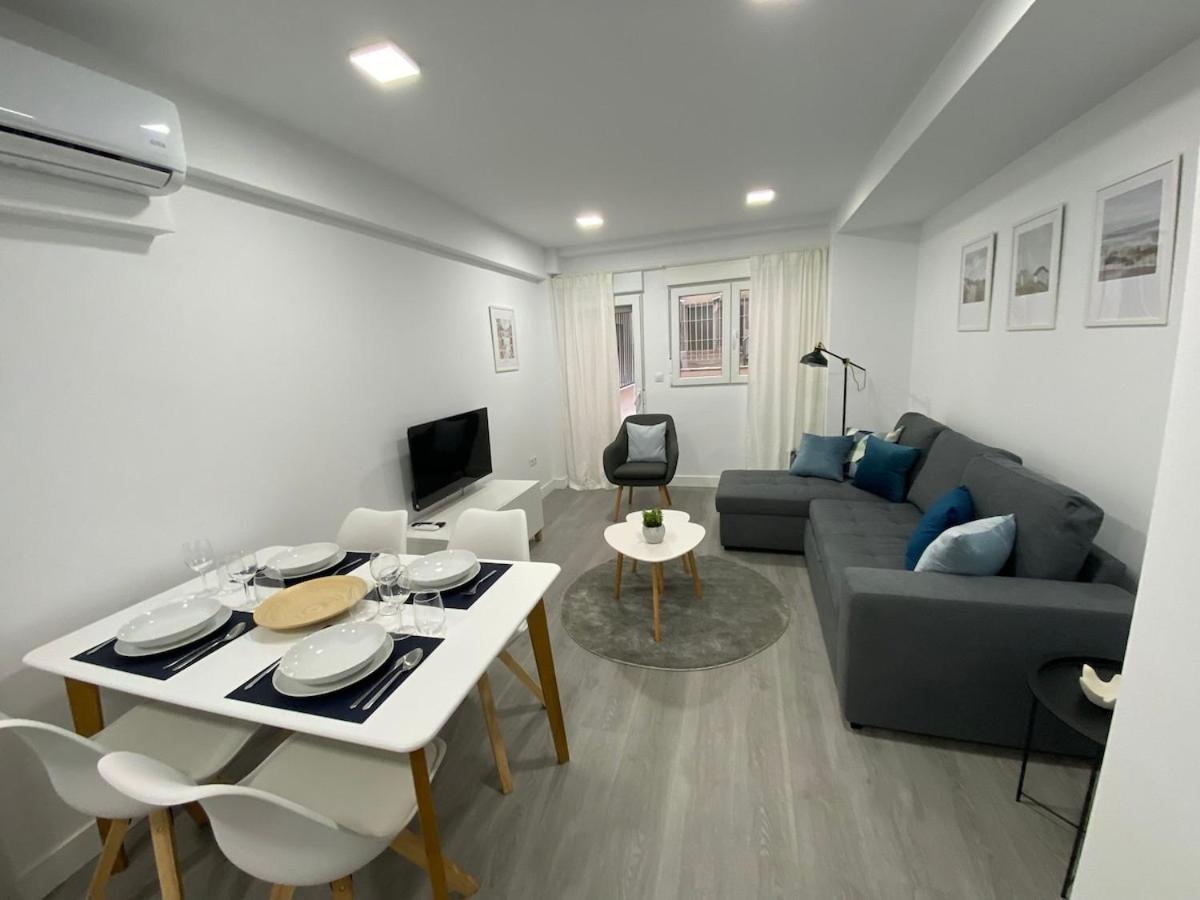 Apartamento Centrico En Malaga Junto Al Puerto Bagian luar foto