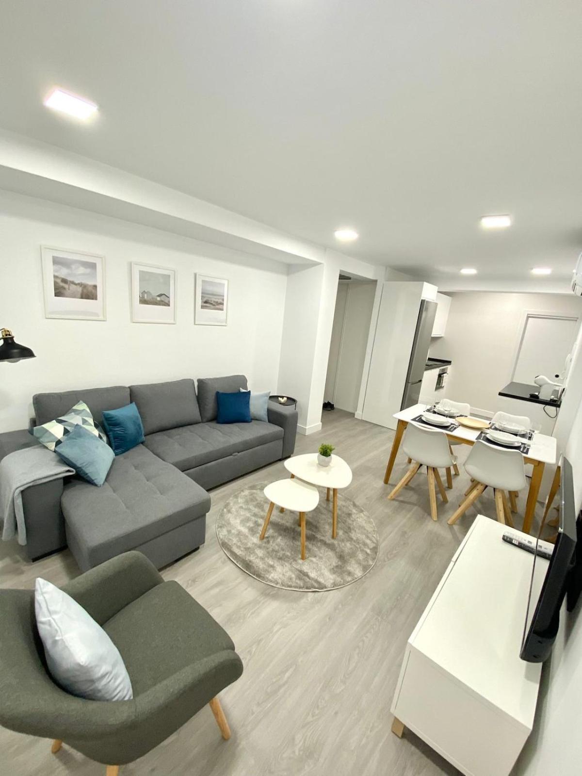 Apartamento Centrico En Malaga Junto Al Puerto Bagian luar foto