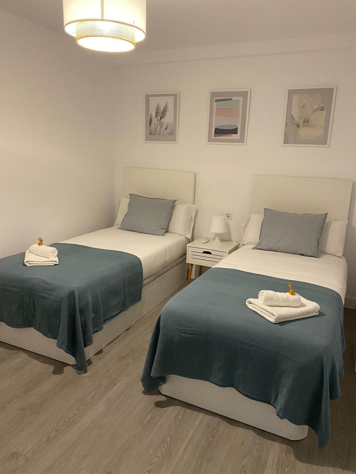Apartamento Centrico En Malaga Junto Al Puerto Bagian luar foto